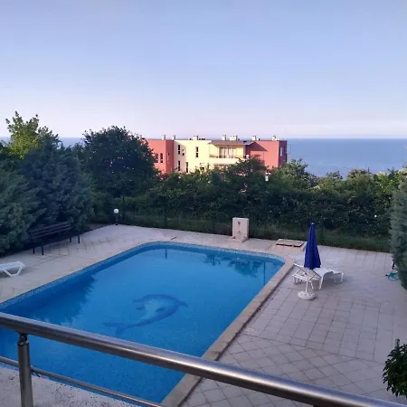 Byala-apartment-valmira アパート *